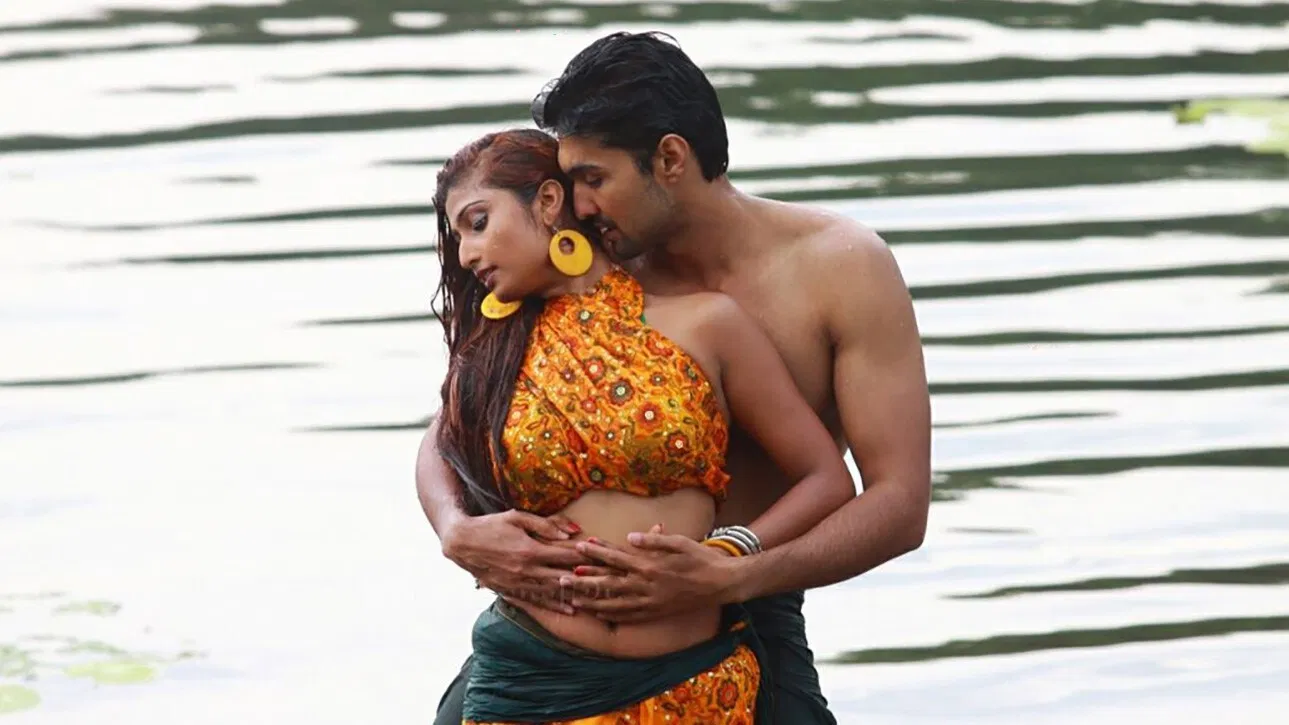 Vidayutham backdrop